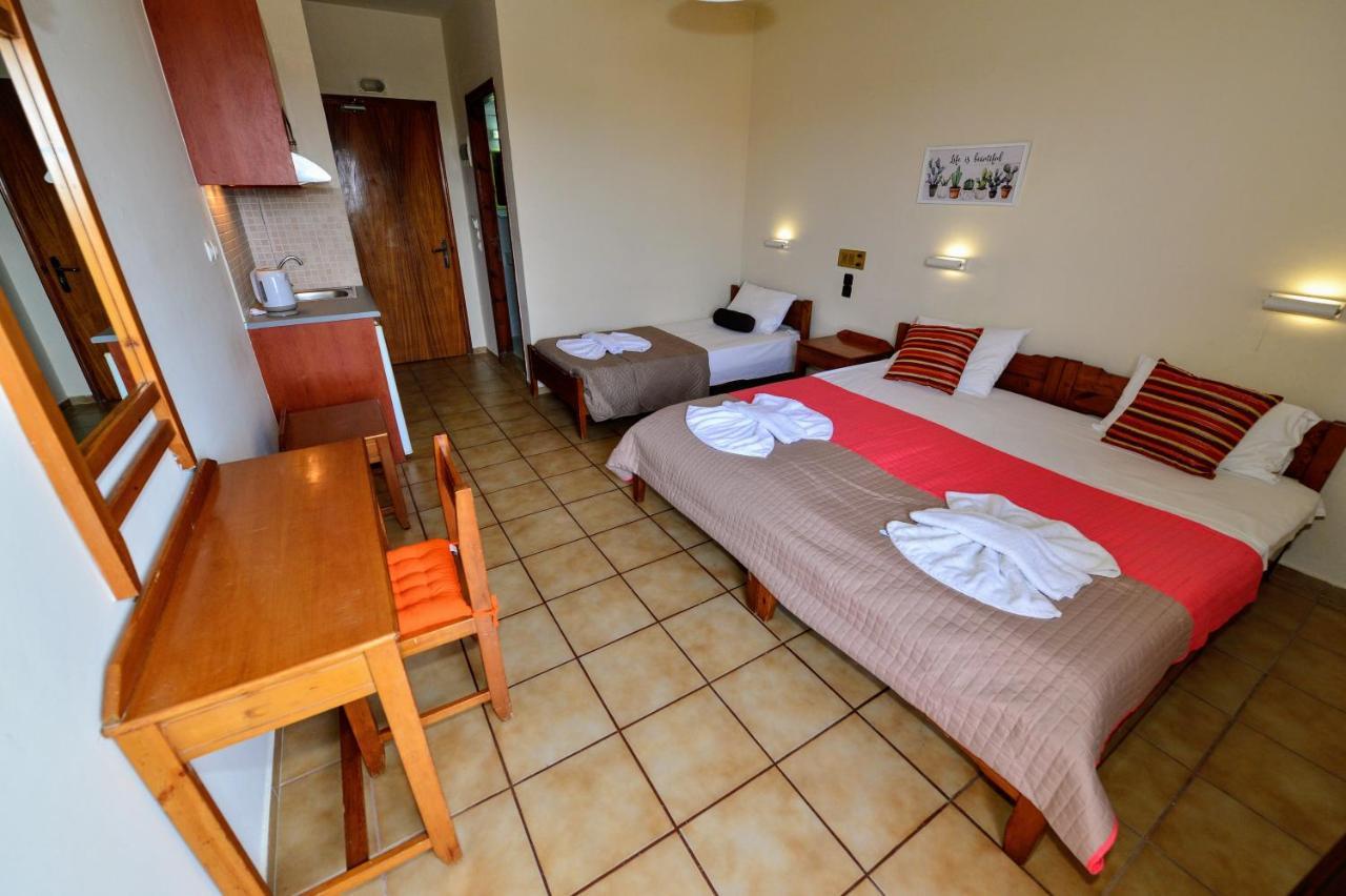 Vergas Hotel Malia Bagian luar foto