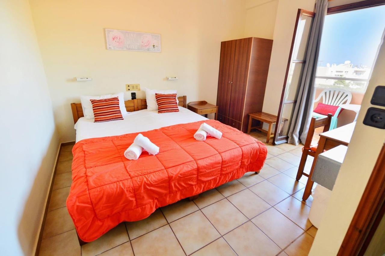 Vergas Hotel Malia Bagian luar foto