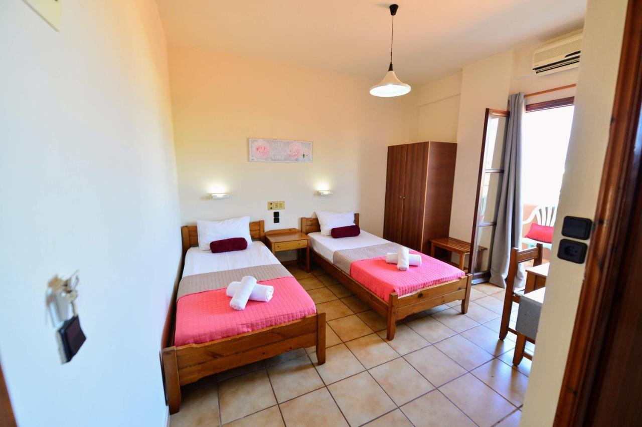 Vergas Hotel Malia Bagian luar foto