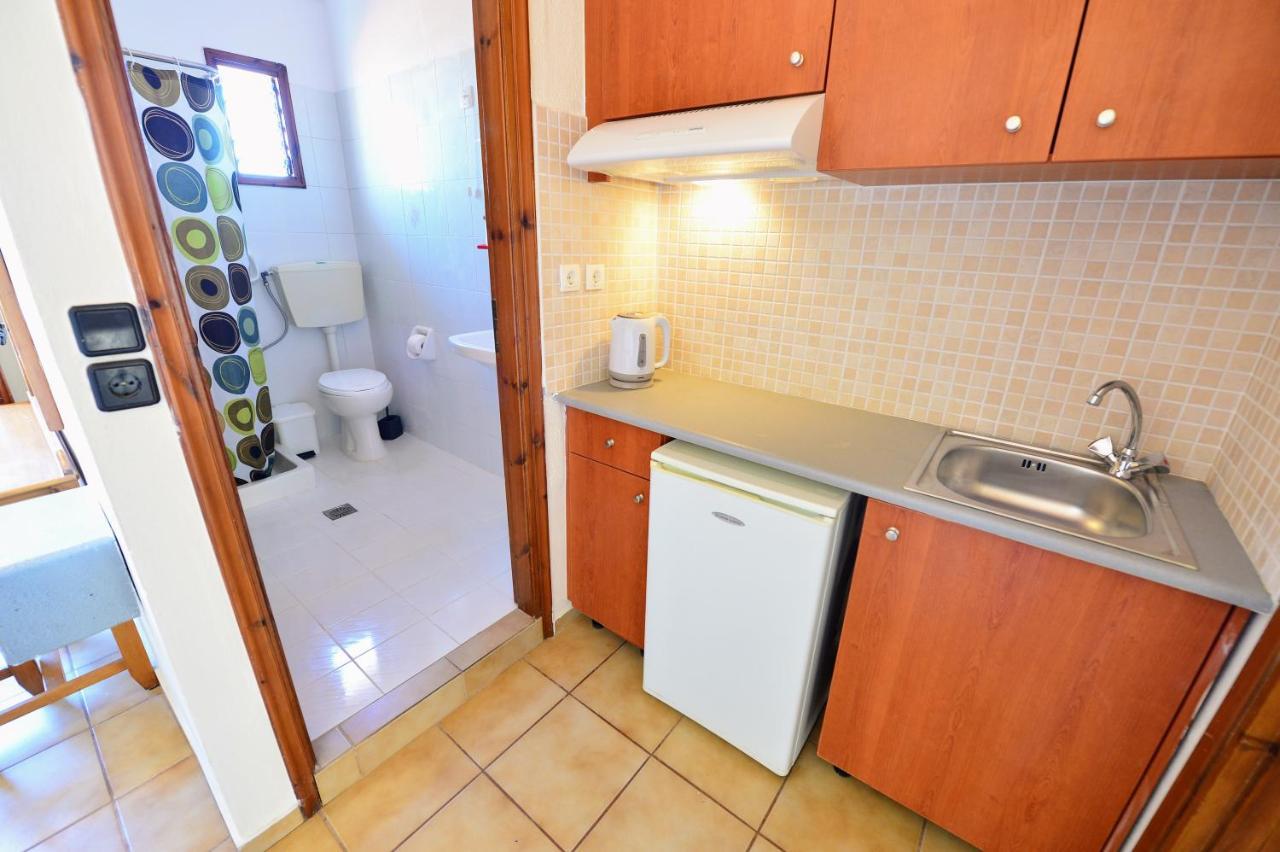 Vergas Hotel Malia Bagian luar foto