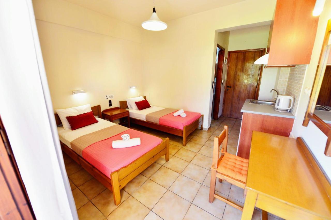 Vergas Hotel Malia Bagian luar foto